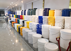 淫妇操屄图吉安容器一楼涂料桶、机油桶展区
